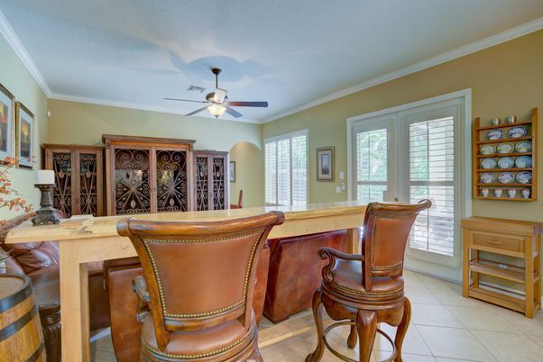 Dining room, Interior