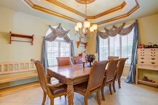 Chandelier, Dining room, Interior