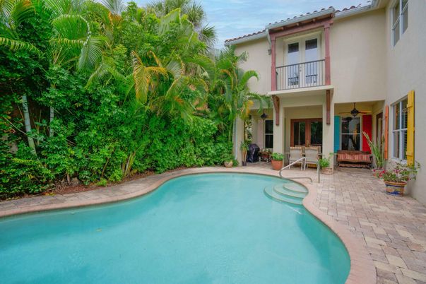 Exterior, Pool