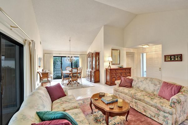 Dining room, Interior, Living room, Pendant Lights