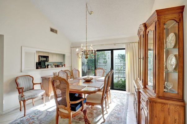 Chandelier, Dining room, Interior, Kitchen