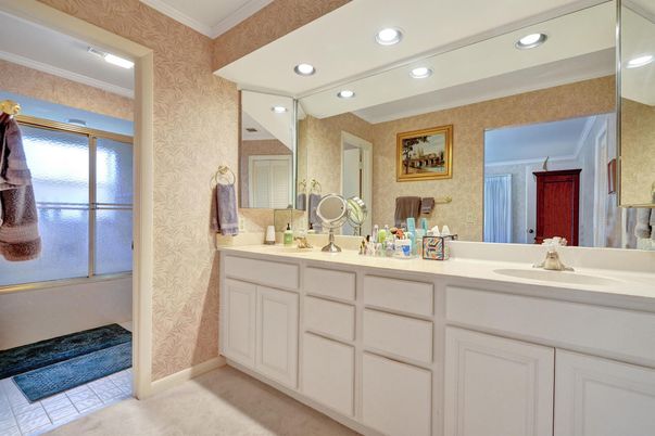 Bathroom, Dual Sink Vanities, Interior, Recessed Lighting