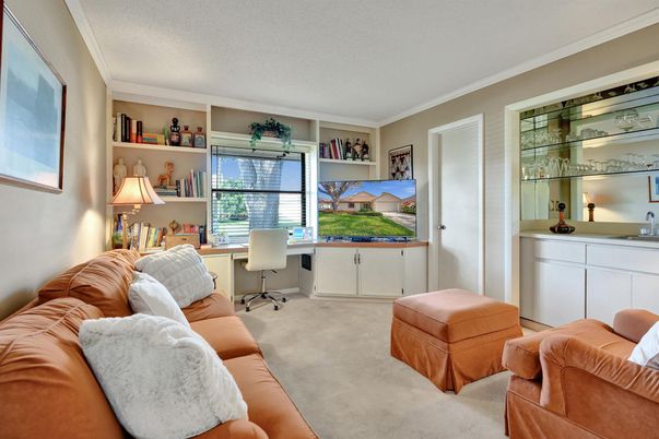 Home Office, Interior