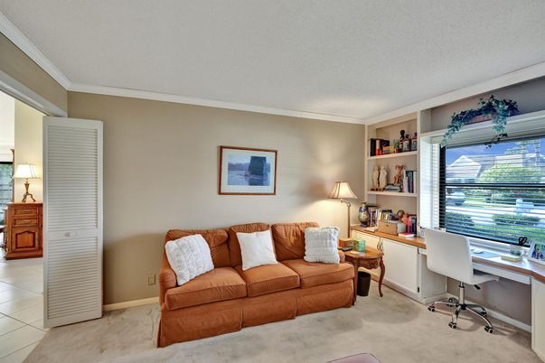 Home Office, Interior