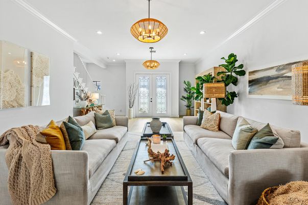 Interior, Living room, Pendant Lights, Recessed Lighting