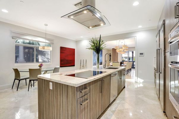 Dining room, Interior, Kitchen, Pendant Lights, Recessed Lighting, Stainless Steel Appliances