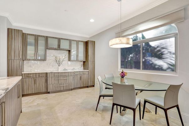 Dining room, Interior, Pendant Lights, Recessed Lighting