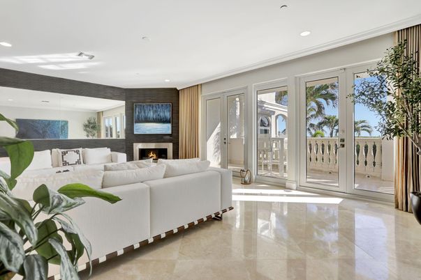 Fireplace, Interior, Living room, Recessed Lighting