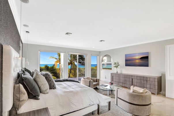 Bedroom, Interior, Living room, Recessed Lighting, Water