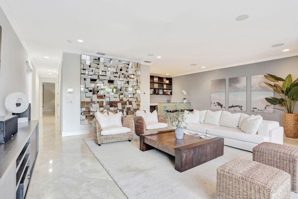 Dining room, Interior, Living room, Recessed Lighting