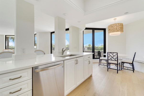 Dining room, Interior, Kitchen, Pendant Lights, Stainless Steel Appliances, Wood Texture Flooring