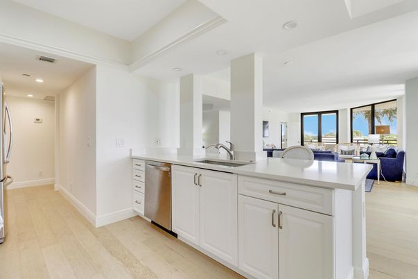 Interior, Kitchen, Living room, Recessed Lighting, Wood Texture Flooring