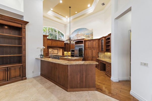 Chandelier, Interior, Pendant Lights, Recessed Lighting, Stainless Steel Appliances, Wood Texture Flooring