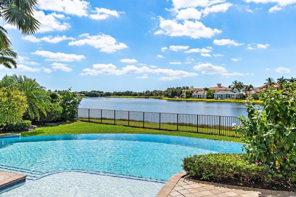 Exterior, Pool, Water