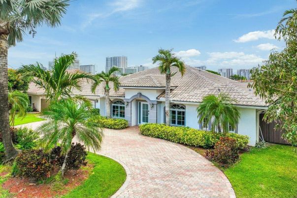 Backyard, Exterior, Facade, Mediterranean
