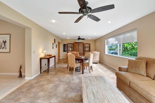 Dining room, Interior, Recessed Lighting