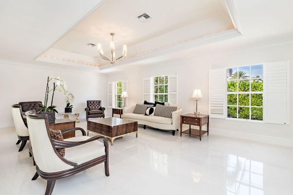 Chandelier, Interior, Living room
