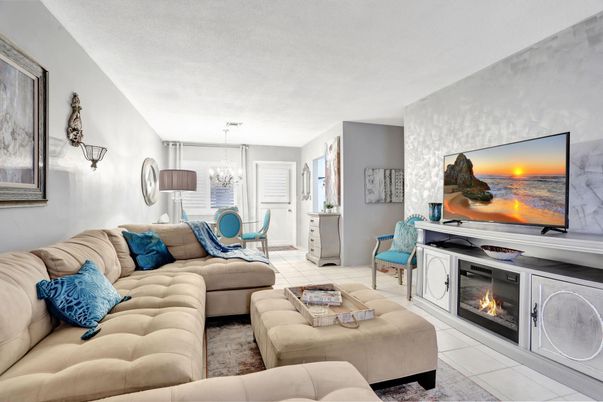 Chandelier, Dining room, Fireplace, Interior, Living room