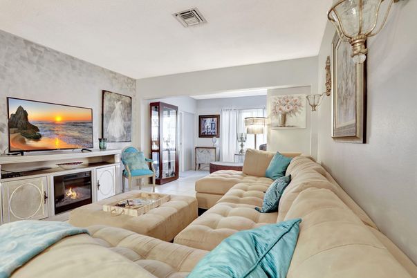 Fireplace, Interior, Living room