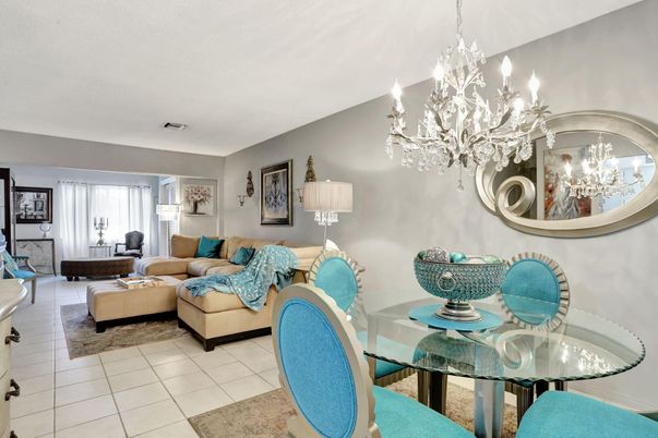 Chandelier, Dining room, Interior, Living room