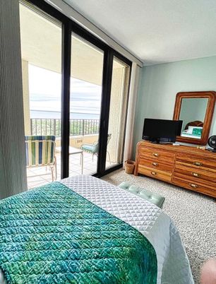Bedroom, Interior, Water