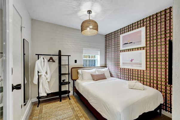 Bedroom, Interior, Pendant Lights