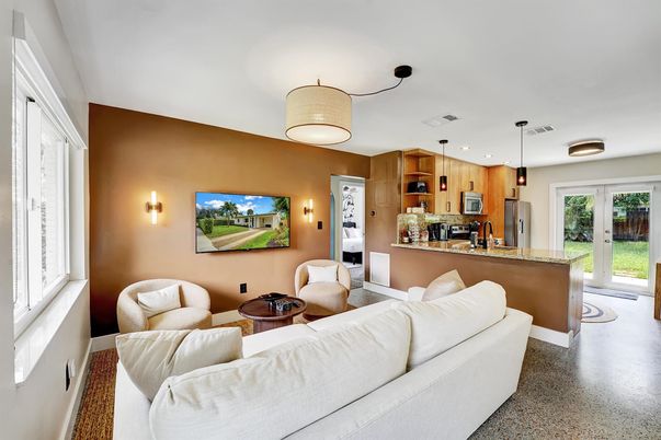 Interior, Kitchen, Living room, Pendant Lights, Recessed Lighting, Stainless Steel Appliances