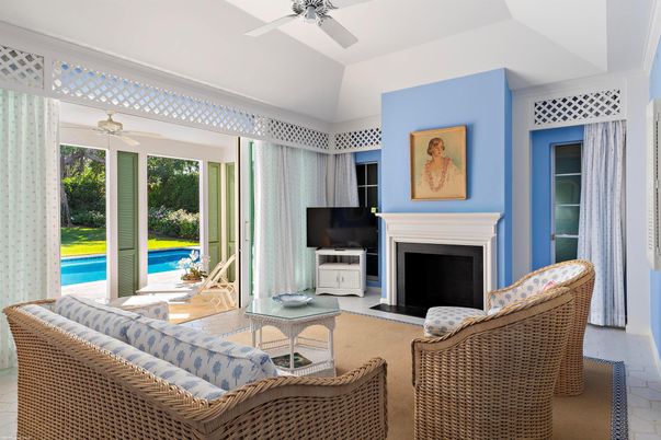 Fireplace, Interior, Living room