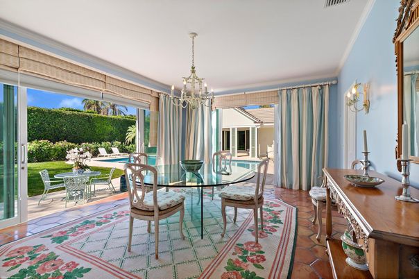 Chandelier, Dining room, Interior, Pendant Lights
