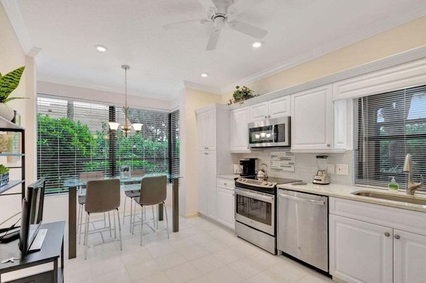 Dining room, Interior, Kitchen, Pendant Lights, Recessed Lighting, Stainless Steel Appliances