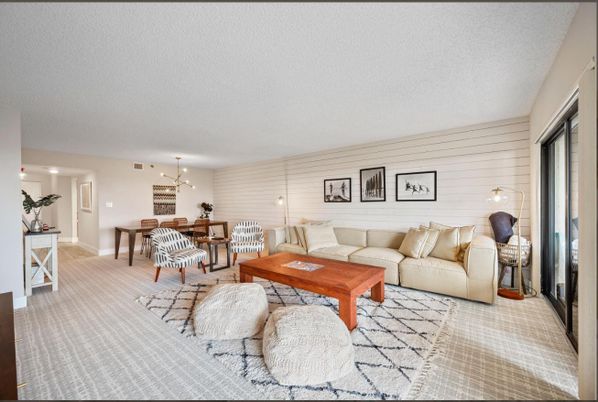 Dining room, Interior, Living room, Pendant Lights