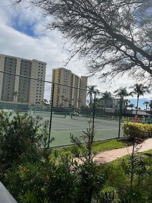 Exterior, Tennis Courts