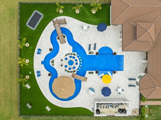 Exterior, Drone