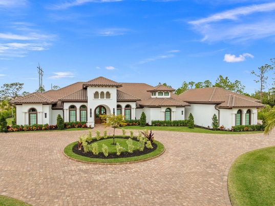 Backyard, Exterior, Facade, Mediterranean
