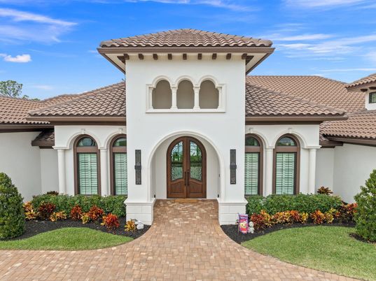 Exterior, Facade, Mediterranean