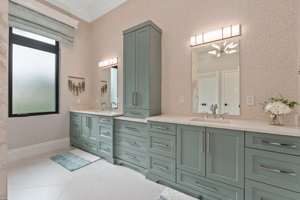 Bathroom, Dual Sink Vanities, Interior