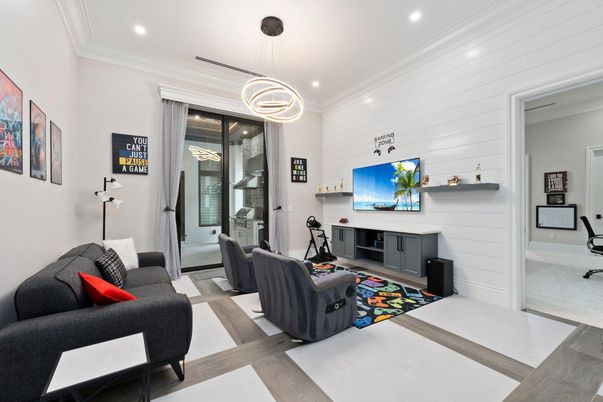 Interior, Living room, Pendant Lights, Recessed Lighting