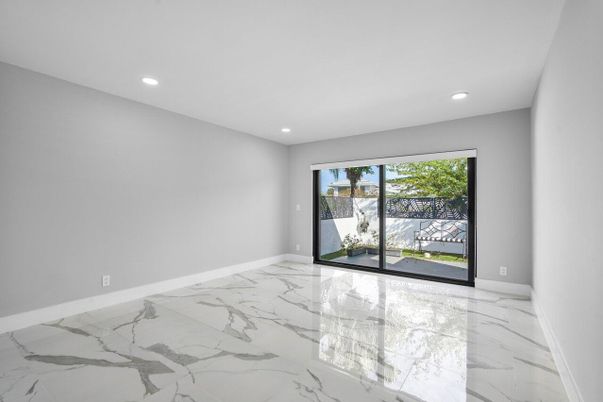Empty room, Interior, Marble, Recessed Lighting