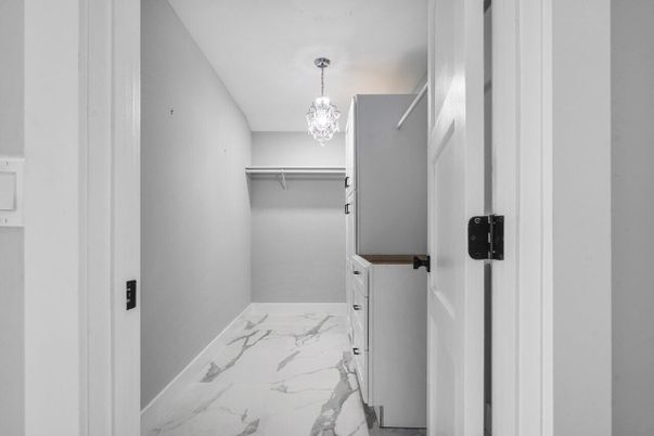 Chandelier, Interior, Marble, Walk-in Closets