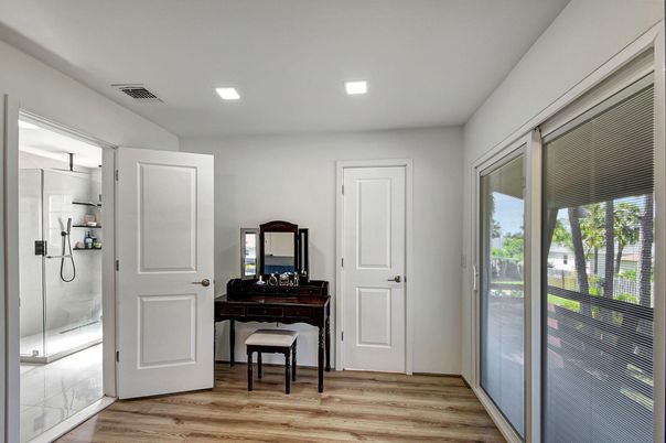 Bathroom, Interior, Recessed Lighting, Wood Texture Flooring