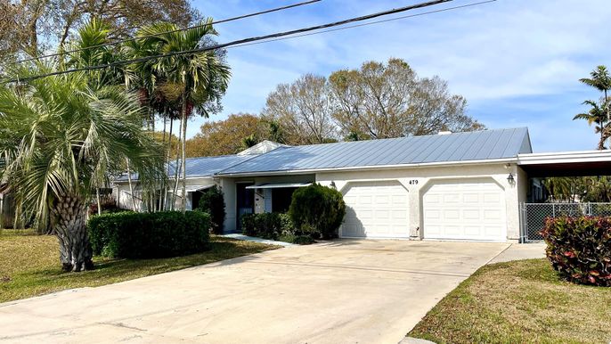 Attached, Exterior, Facade, Ranch