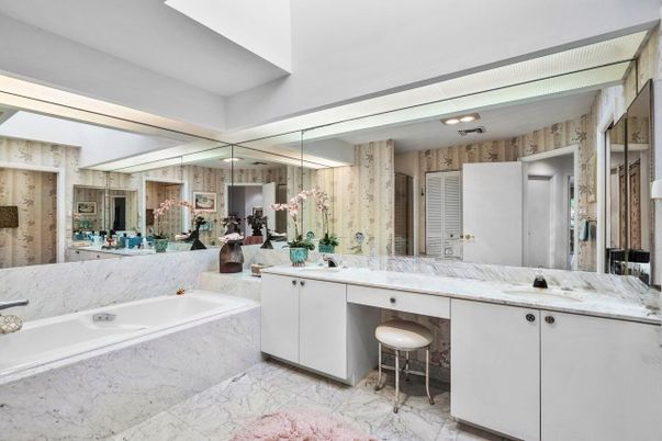 Bathroom, Interior, Marble, Recessed Lighting