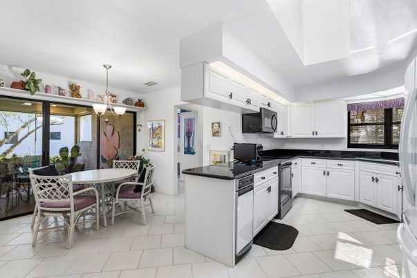 Chandelier, Dining room, Interior, Kitchen