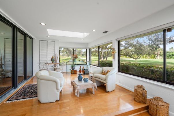 Interior, Recessed Lighting, Sun Room, Wood Texture Flooring
