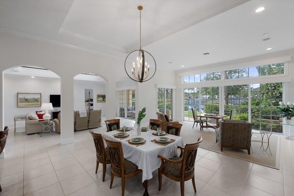 Chandelier, Dining room, Interior, Living room, Pendant Lights, Recessed Lighting