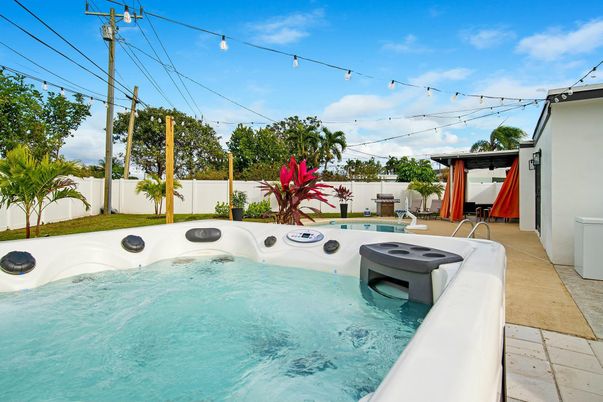 Exterior, Hot Tub