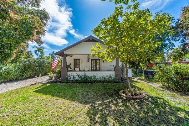 Backyard, Exterior, Facade, American Craftsman