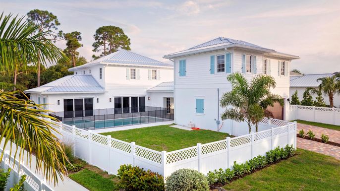 Backyard, Exterior, Facade, Pool, Farmhouse