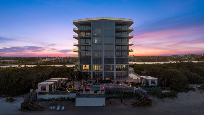 Exterior, Facade, Condo Building