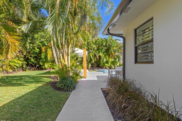 Backyard, Exterior